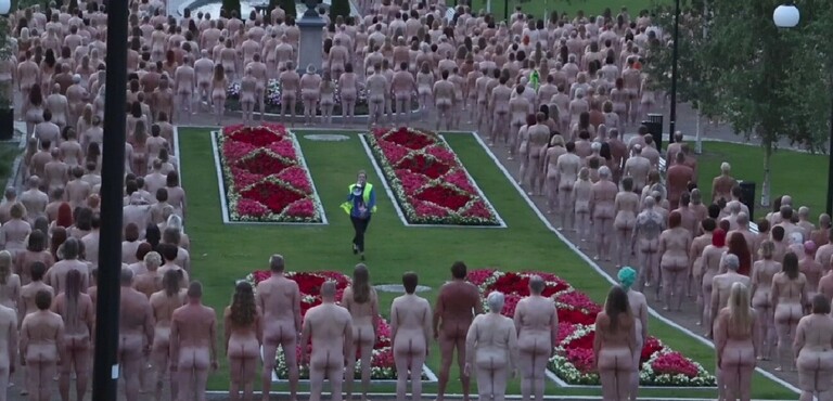 In Finlandia Mille Persone Nude In Posa Per Spencer Tunick Il Fotografo