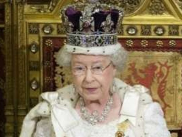 IL MONITO DI ELISABETTA II, BASTA PAPARAZZI ATTORNO AI REALI