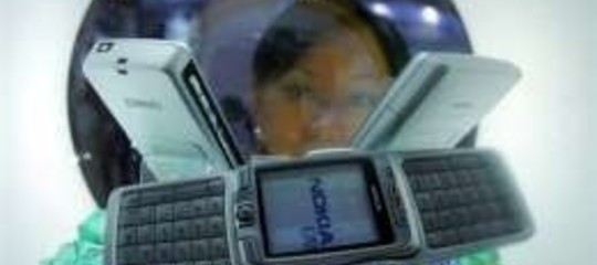 BOOM DI VENDITE NELLA TELEFONIA MOBILE