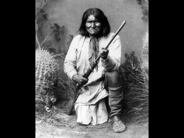 APACHE SUL PIEDE DI GUERRA, "GERONIMO TORNI IN NEW MEXICO"