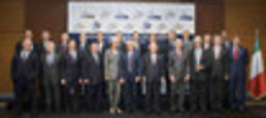 G7 INVITA DRAGONE A RIVALUTARE LO YUAN