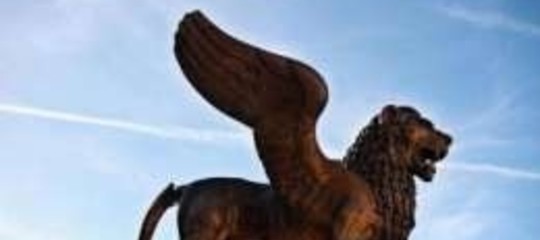 LA BIENNALE DI VENEZIA VOLA A PECHINO