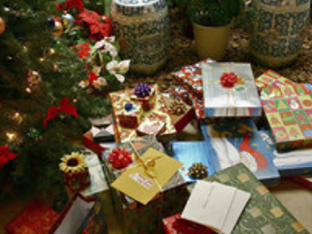 NATALE: EVADE DAI DOMICILIARI PER FARE REGALI, ARRESTATO AD ANZIO