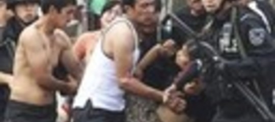 CINA: ESPLODE VEICOLO NELLO XINJANG, ALMENO 7 MORTI E 12 FERITI