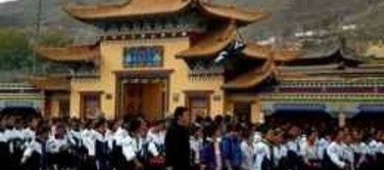 STUDENTI CONTRO L'ABOLIZIONE DEL TIBETANO