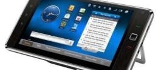 AZIENDA CINESE DENUNCIA LA APPLE