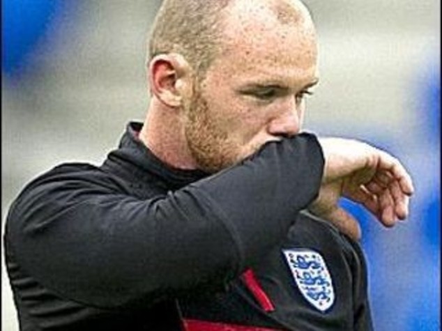 MOGLIE ROONEY VUOLE IL DIVORZIO, LUI ANDRA' ALL'ESTERO?
