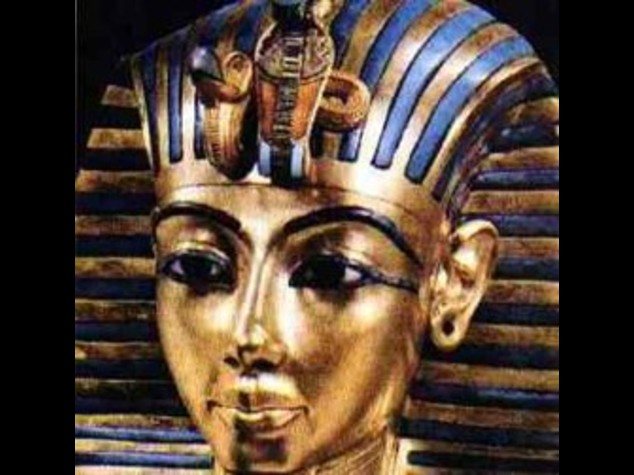 TUTANKHAMON MORI' CADENDO DAL COCCHIO