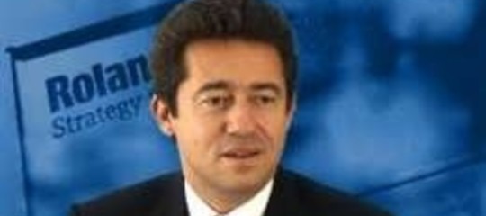 Autore del libro "China's management Revolution" e membro del comitato esecutivo della Roland Berger Strategy Consultant GmbH e della CCE di Shanghai.