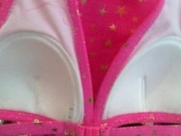 GB: RITIRATI BIKINI IMBOTTITI PER BAMBINE DI 7 ANNI
