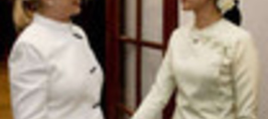 SUU KYI: "RELAZIONI AMICHEVOLI CON CINA"