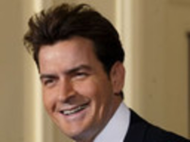 BOTTE ALLA MOGLIE, NATALE IN CELLA PER CHARLIE SHEEN