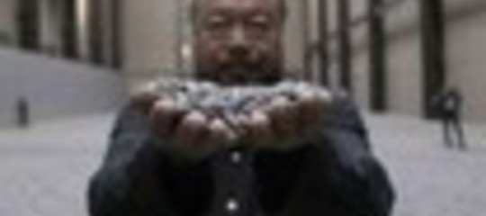 AI WEIWEI CONDANNATO A MULTA DI 15 MLN DI YUAN