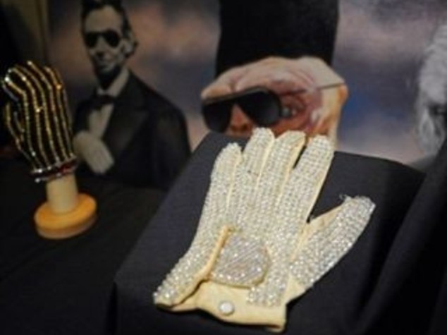 HOTEL COMPRA GUANTO DI "JACKO" A 350MILA DLR