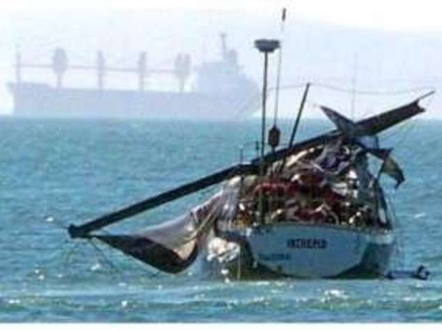 SUDAFRICA: COME MOBY DICK CON ACHAB, BALENA TERRORIZZA COPPIA