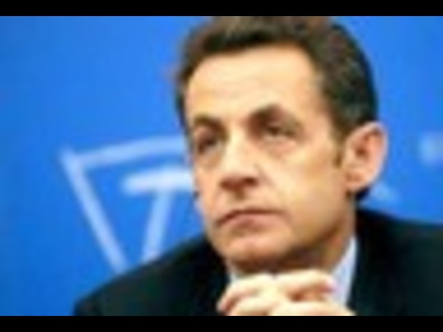 VERTICE NATO: SARKO' PRIMADONNA FA MODIFICARE ORDINE POSTI