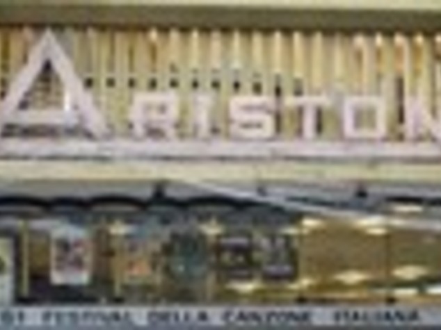 ALL'ARISTON CON I BIGLIETTI RUBATI, DENUNCIATE