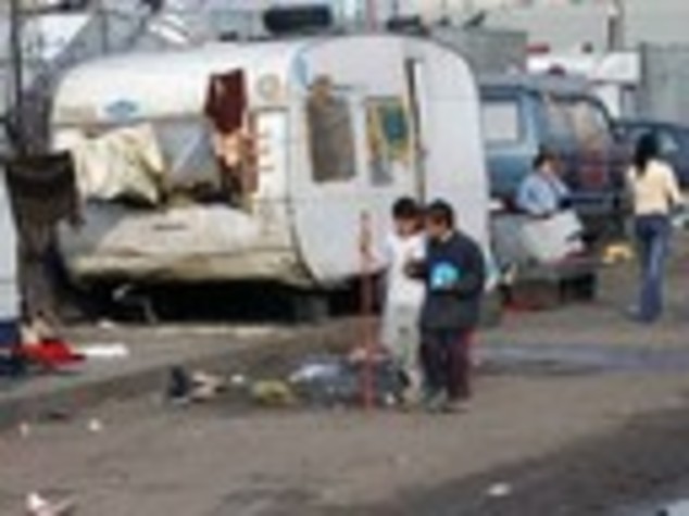 ROM: 40.000 VIVONO IN BARACCHE E ROULOTTE, 40% HA MENO DI 14 ANNI