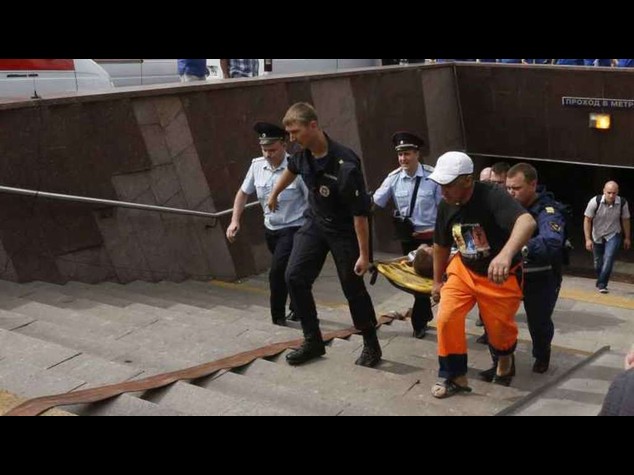 Deraglia metro di Mosca, 20 morti. "Si esclude ipotesi attentato" - Video