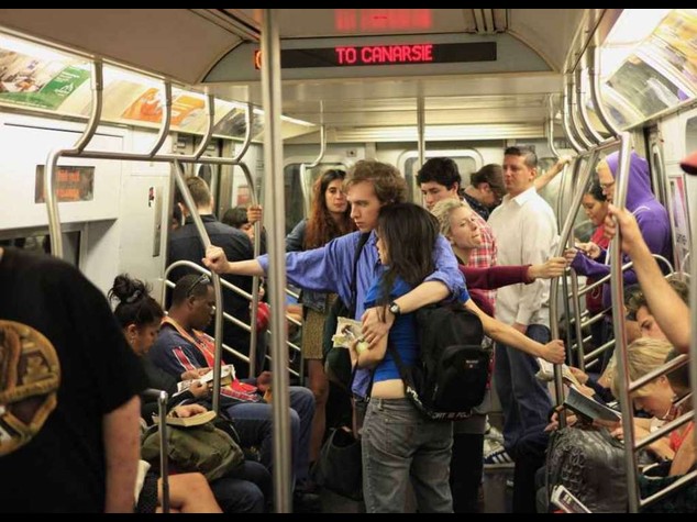 "I terroristi colpiranno le metro' di Parigi e New York"