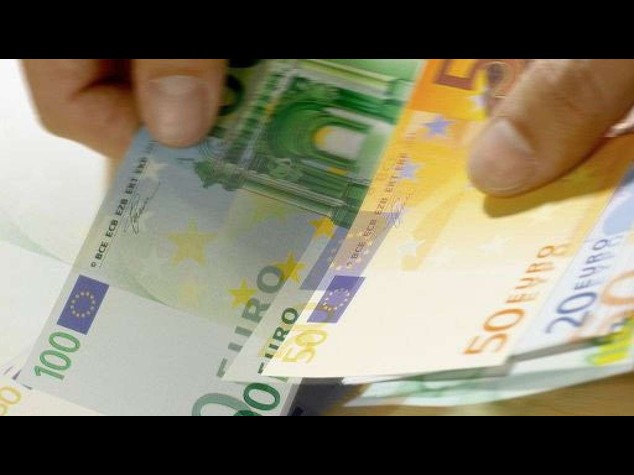 Salgono retribuzioni dei privati nel mese di ottobre