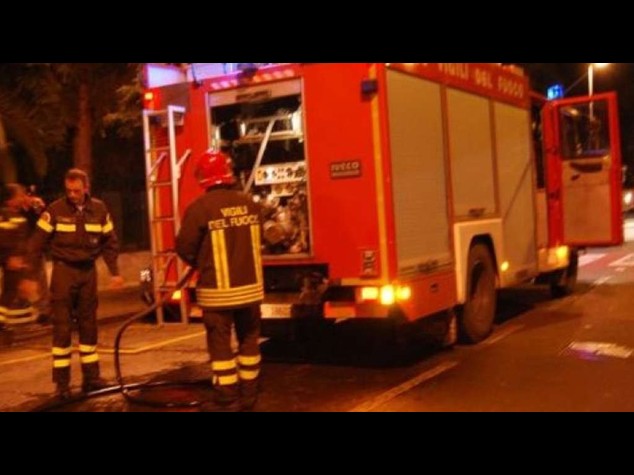 Esplosione in un negozio del Brindisino, un morto