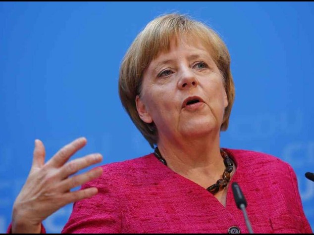 La Merkel boccia Italia e Francia "Riforme insufficienti, fare di piu'"