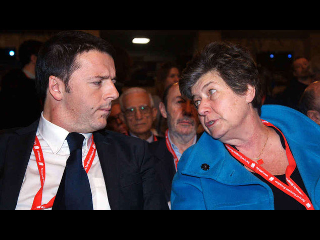 Art.18, Renzi sfida i sindacati. Camusso, "sei come la Thatcher"