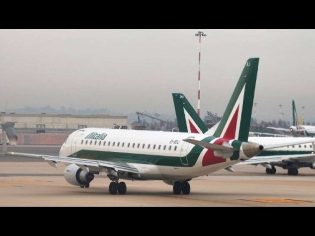 Alitalia: firmano tutti meno Cgil. Lupi, "grande opportunita'. Credo Cgil firmera'"