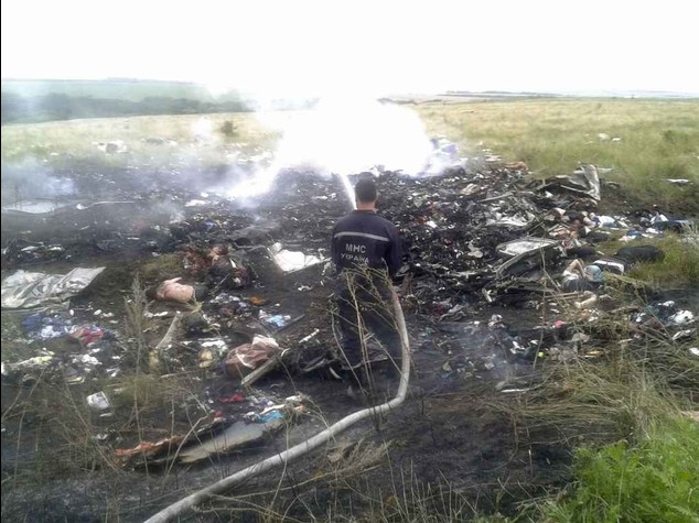 Aereo cade in Ucraina,295 morti Kiev, "abbattuto da un missile"