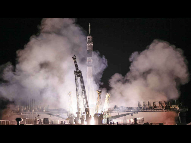 Iss: dopo 17 anni una donna russa torna nello spazio - Foto