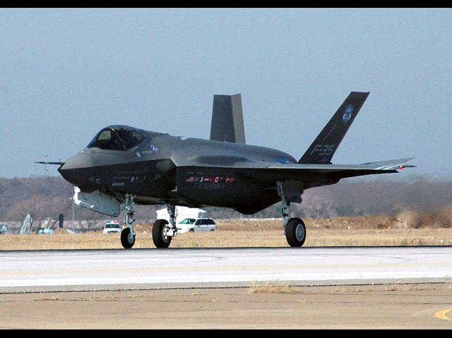 F35: Camera, si' a mozione Pd,"Riesaminare piano, ridurre budget"