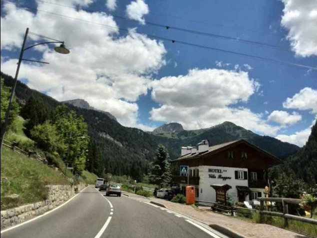 Sulle Dolomiti il "tour DolceVita in Porsche"
