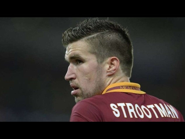 Calcio: al via raduno della Roma, Strootman in rosa "test positivi"