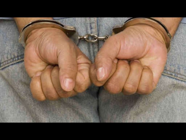 Camorra: blitz nel Napoletano, 17 provvedimenti fermo pm