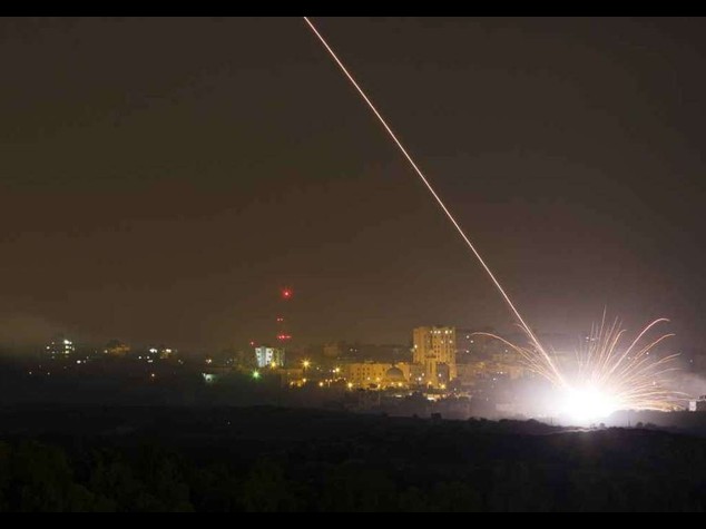 Israele invade Gaza via terra. Prime due vittime, tra cui un bambino