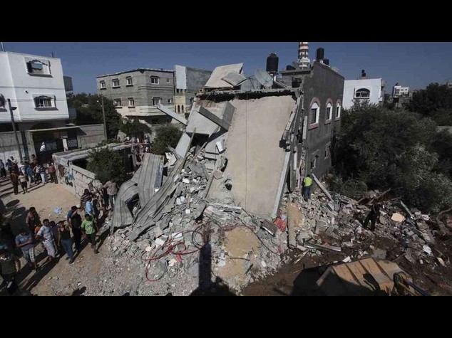 M. O.: 8 morti per missile su un bar, guardavano semifinale in tv