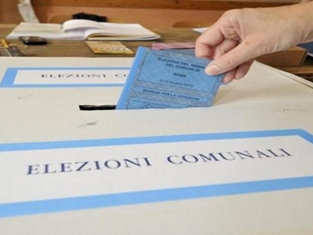Ballottaggi: cala affluenza, 47,1% Pd ko a Venezia Arezzo e Matera