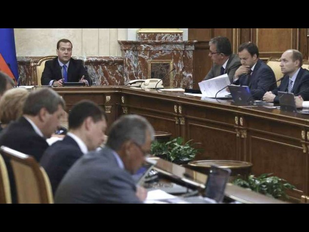 Medvedev, sanzioni "non aiutano" Kiev in alcun modo