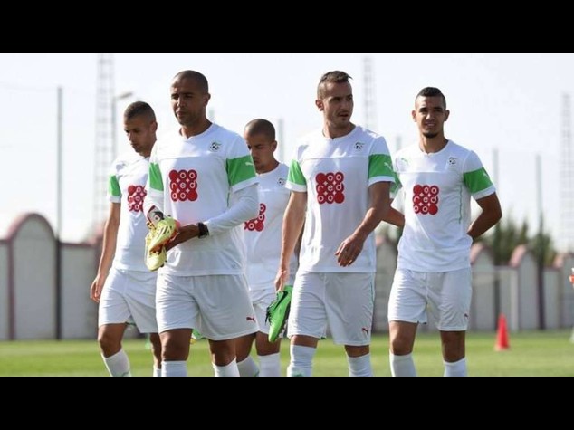 Algerian team gives World Cup bonuses to Gaza children