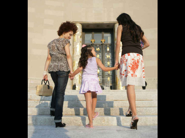 No del Papa alle adozioni gay "A bimbi servono padre e madre"