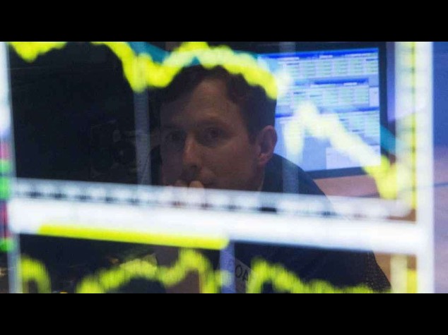 Borse europee aprono poco mosse, in rialzo Milano, spread a 98 punti