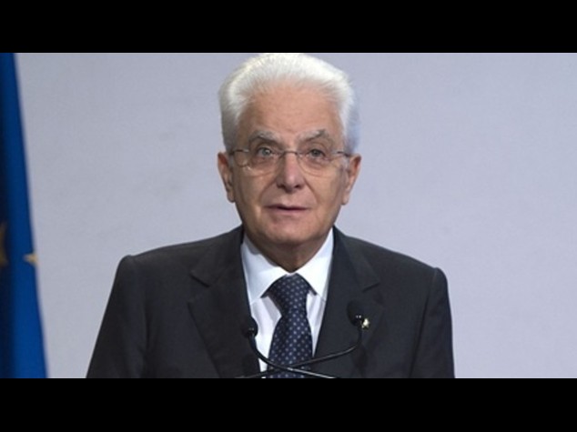 Mattarella: senza solidarieta' anche istituzioni piu' deboli