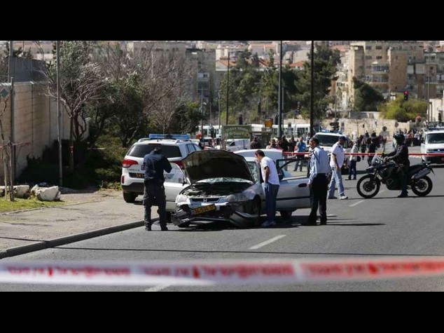 Terrore a Gerusalemme, investiti e aggrediti pedoni, 5 feriti - Foto