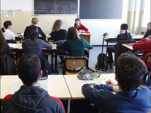 Scuola al via con i ministri tra i banchi