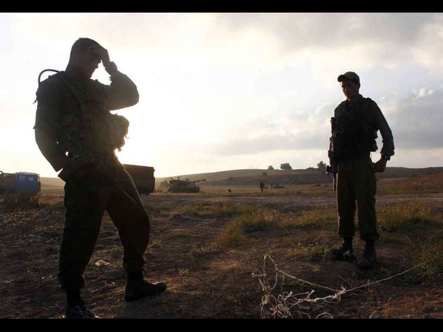 Gaza: si lavora al "cessate il fuoco", i falchi frenano