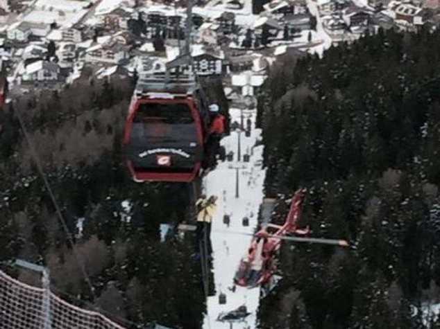 Maltempo: dall'Alto Adige a Napoli, vento, crolli e incidenti