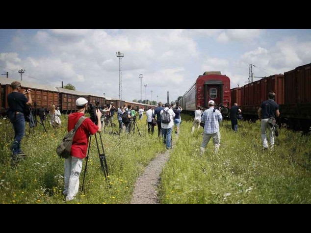 Aereo abbattuto: il treno con le salme e' arrivato a Kharkiv