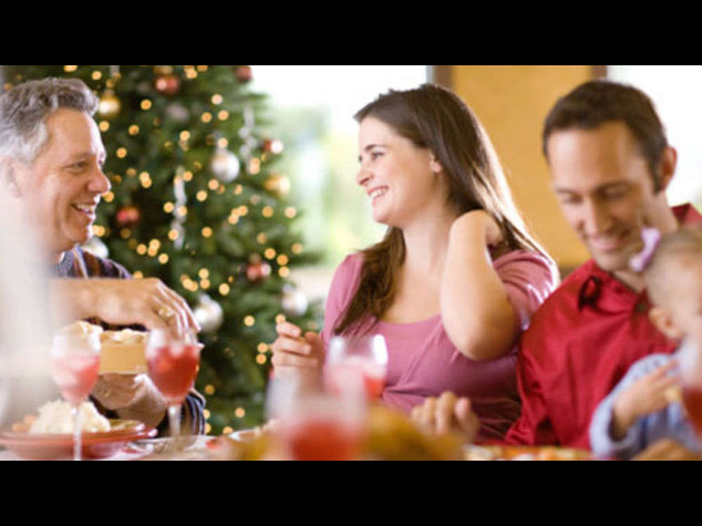 Immagini Natale In Famiglia.Cenone Natale In Famiglia Per Il 90 Degli Italiani Spesa Media Di 109 Euro