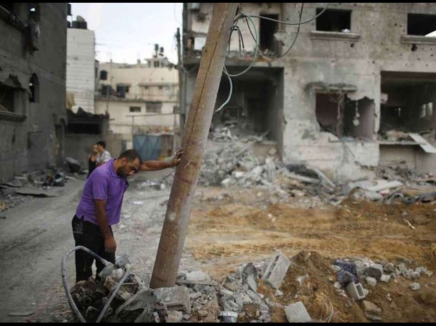Thousands flee northern Gaza after Israeli warning
